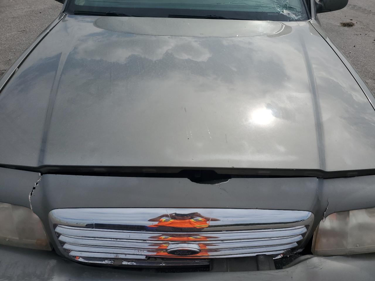 2000 Ford Crown Vict VIN: 2FAFP73W8YX123823 Lot: 80593505