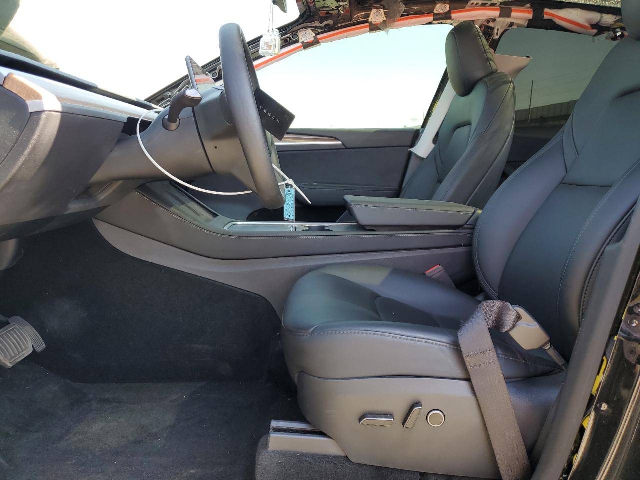 2024 Tesla Model Y VIN: 7SAYGDED0RF095274 Lot: 84260725