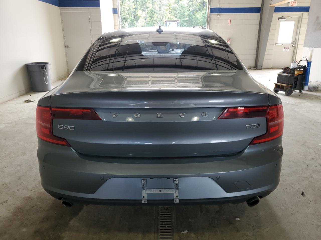 2018 Volvo S90 T5 Momentum VIN: LVY982MK2JP006231 Lot: 80501735