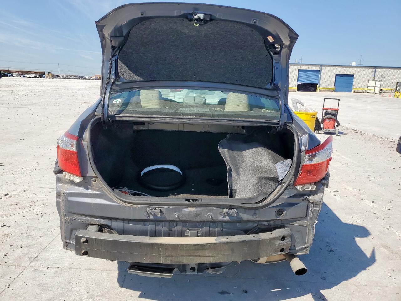 2016 Toyota Corolla L VIN: 5YFBURHEXGP563106 Lot: 84273405