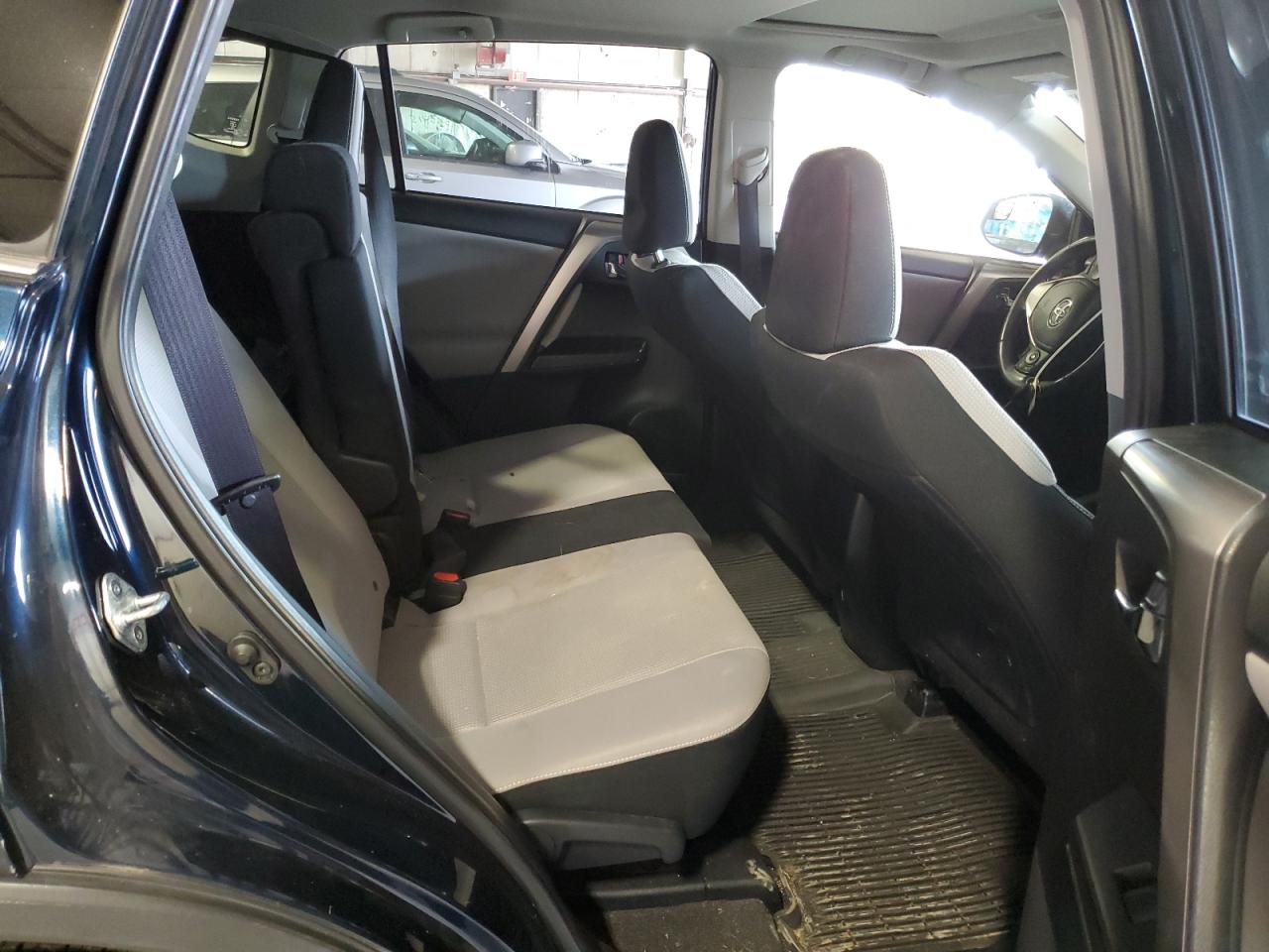 2017 Toyota Rav4 Xle VIN: JTMRFREVXHJ111000 Lot: 81293205