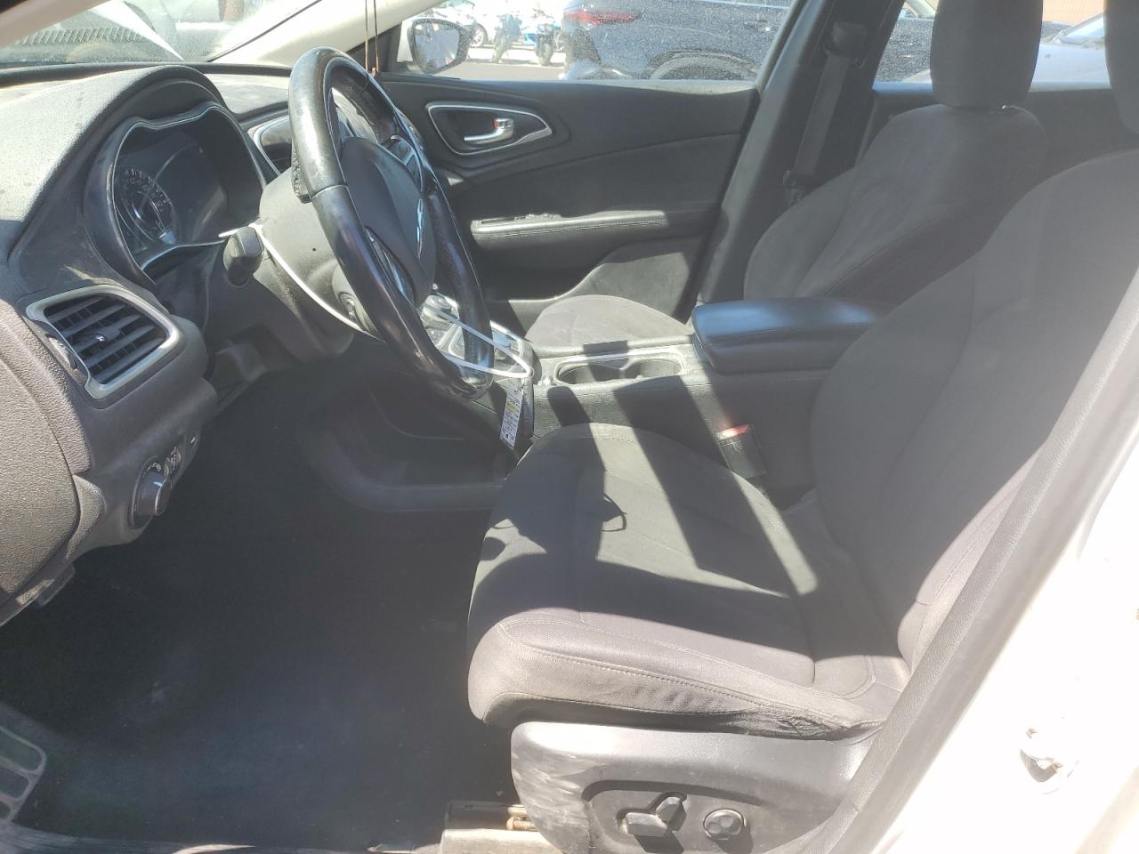 2015 Chrysler 200 Limited VIN: 1C3CCCAB5FN646141 Lot: 80081005