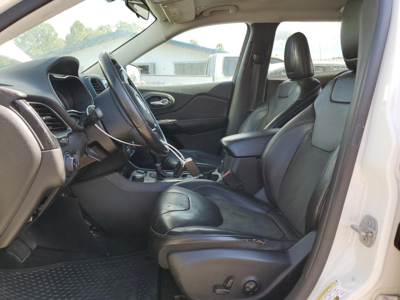 2019 Jeep Cherokee Latitude Plus VIN: 1C4PJMLB7KD391594 Lot: 82025785