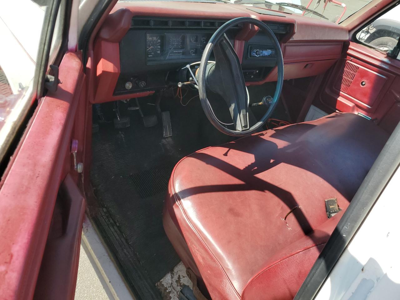 1983 Ford F150 VIN: 2FTDF15Y9DCA66484 Lot: 81189425