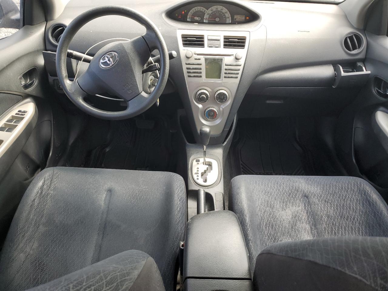 2007 Toyota Yaris VIN: JTDBT923471036242 Lot: 80382195