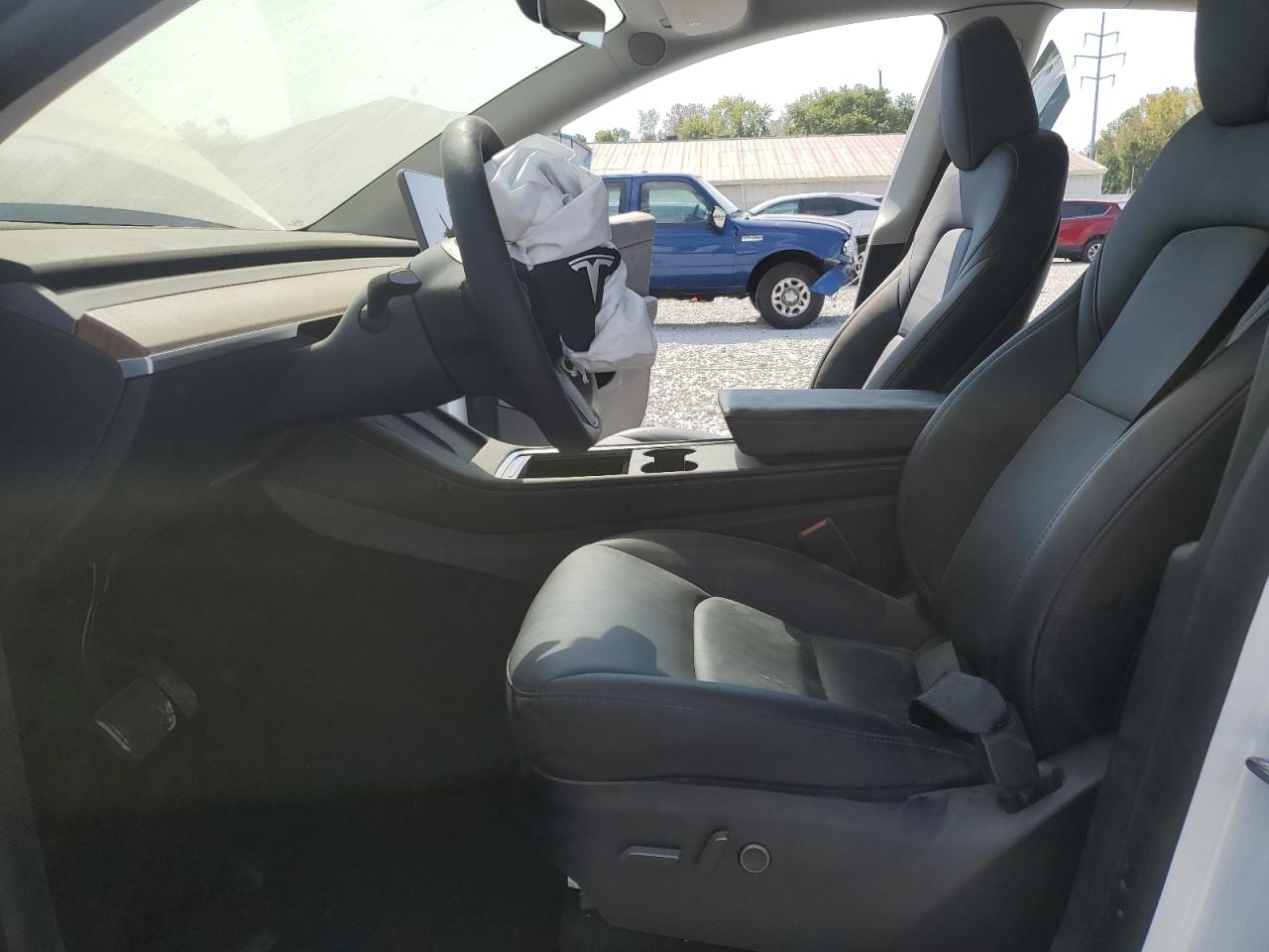 2025 Tesla Model Y VIN: 7SAYGDEE6SF273106 Lot: 80185485