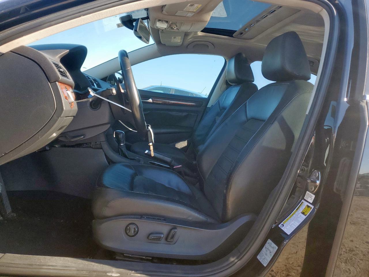 2013 Volkswagen Passat Sel VIN: 1VWCM7A39DC062128 Lot: 84469695
