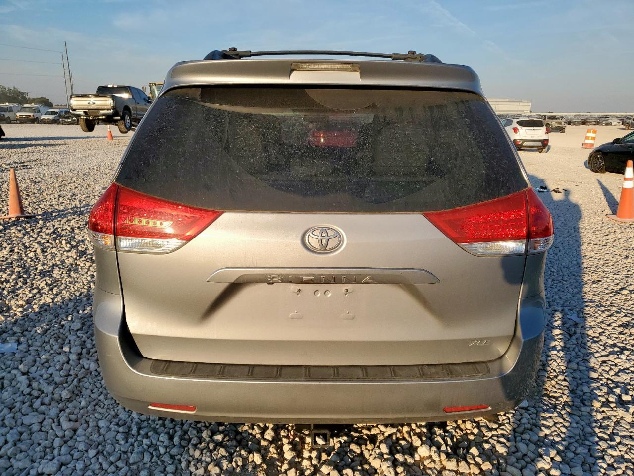 2011 Toyota Sienna Xle VIN: 5TDYK3DC7BS171587 Lot: 81879155