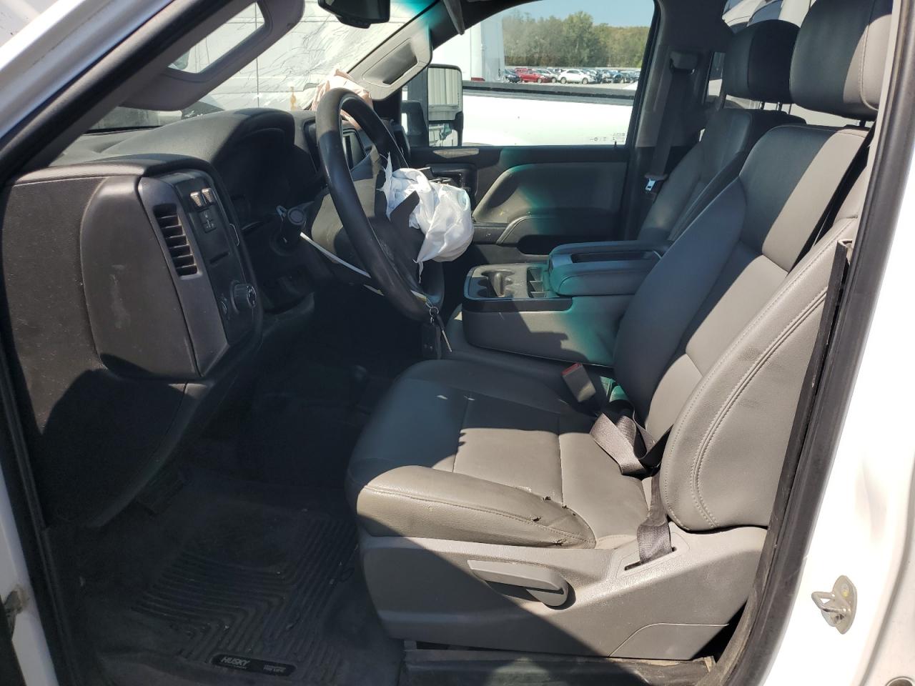 2018 Chevrolet Silverado K2500 Heavy Duty VIN: 1GB1KUEG5JF211757 Lot: 81308165