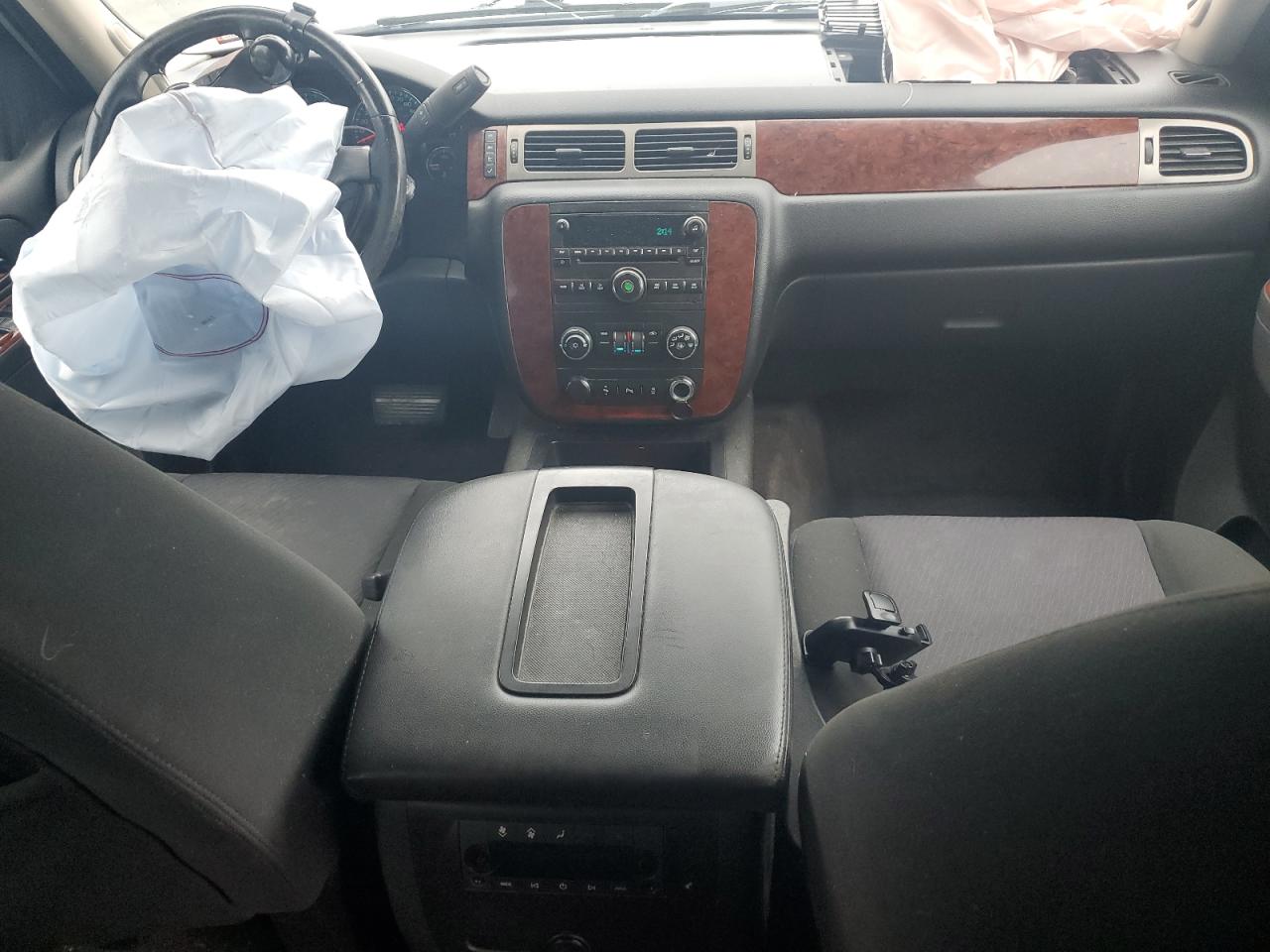 2014 Chevrolet Suburban K1500 Ls VIN: 1GNSKHE74ER217925 Lot: 80877755