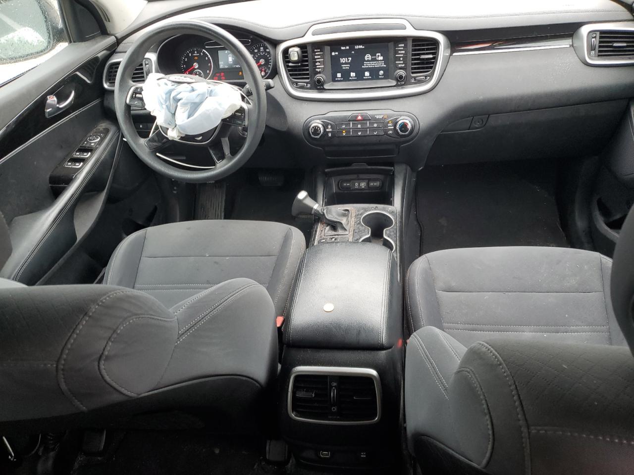 2019 Kia Sorento L VIN: 5XYPGDA33KG452354 Lot: 84237225