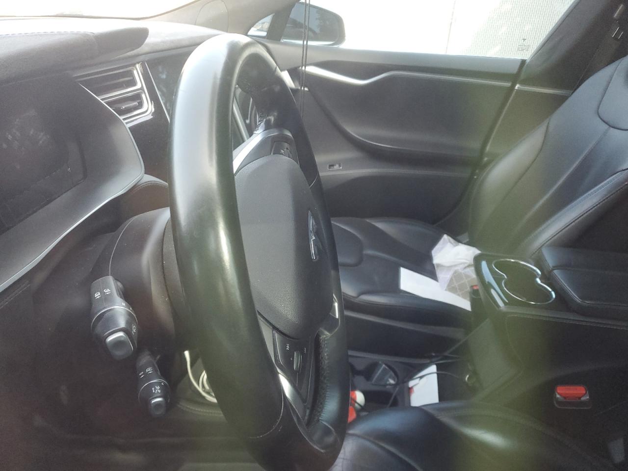 2015 Tesla Model S P85D VIN: 5YJSA1H44FF082098 Lot: 70354875