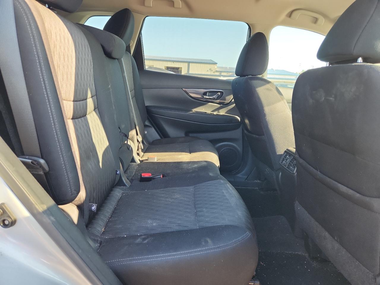 2017 Nissan Rogue Sv VIN: 5N1AT2MVXHC810352 Lot: 80309975