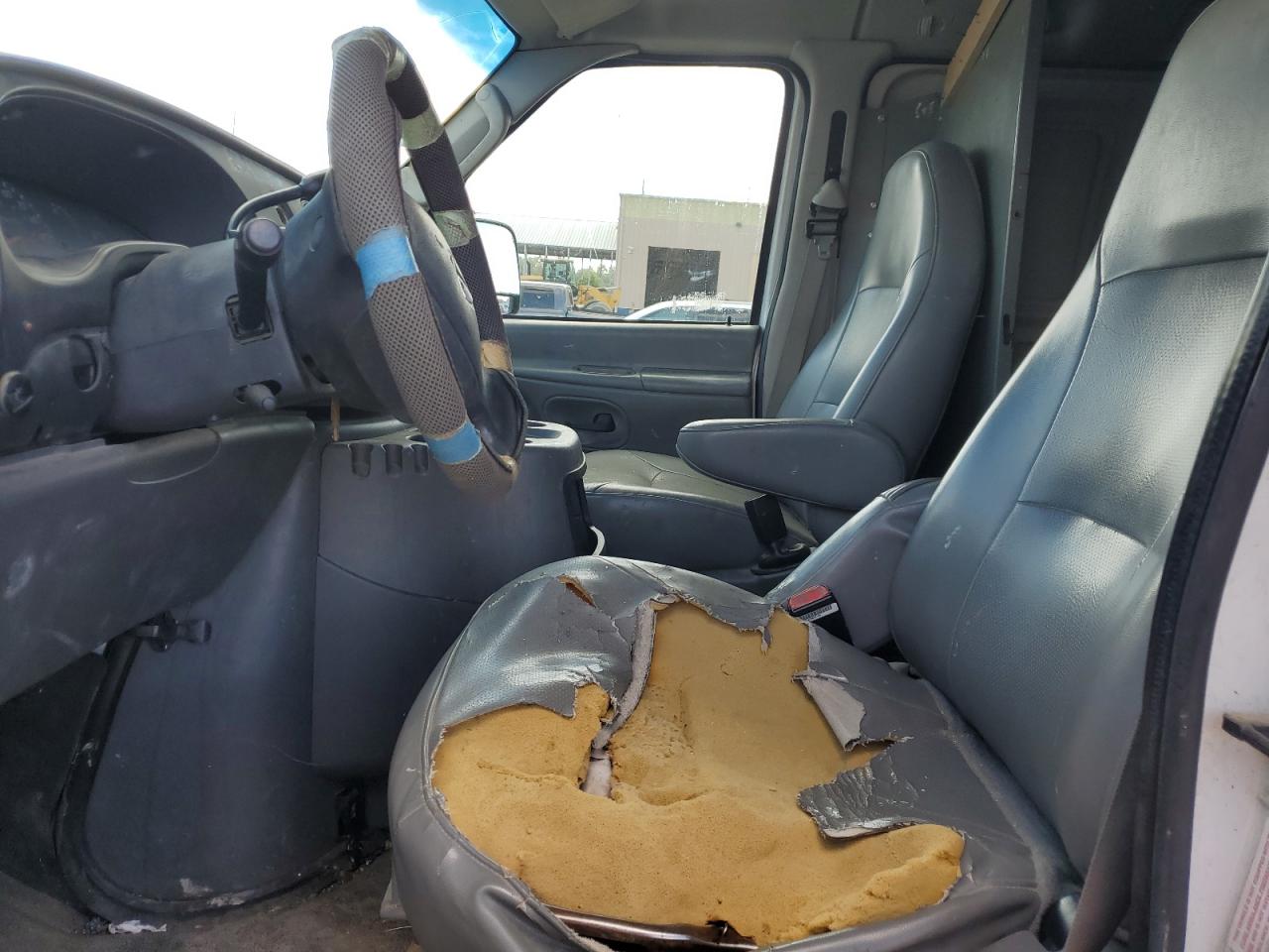 2003 Ford Econoline E350 Super Duty Van VIN: 1FTSE34L33HB24284 Lot: 84032515