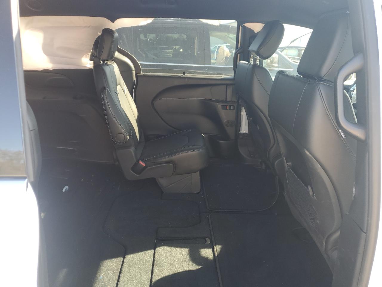 2025 Chrysler Voyager Lx VIN: 2C4RC1CG2SR533229 Lot: 84776175