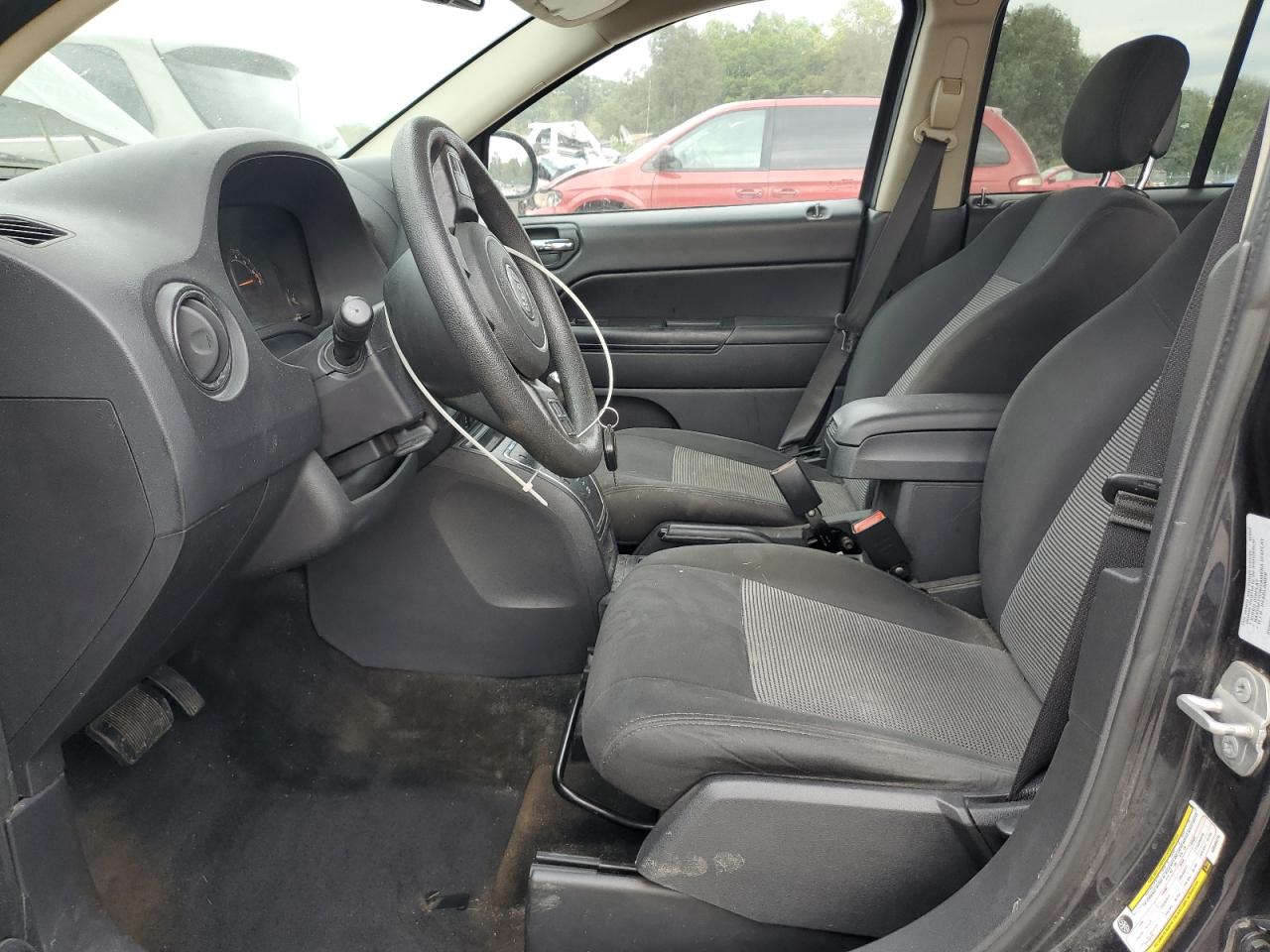 2016 Jeep Compass Sport VIN: 1C4NJDBB3GD586575 Lot: 81213505