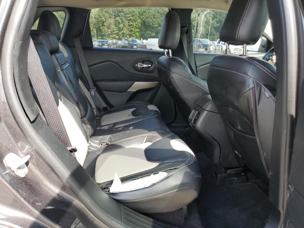 2018 Jeep Cherokee Latitude VIN: 1C4PJLCX6JD523846 Lot: 81834995