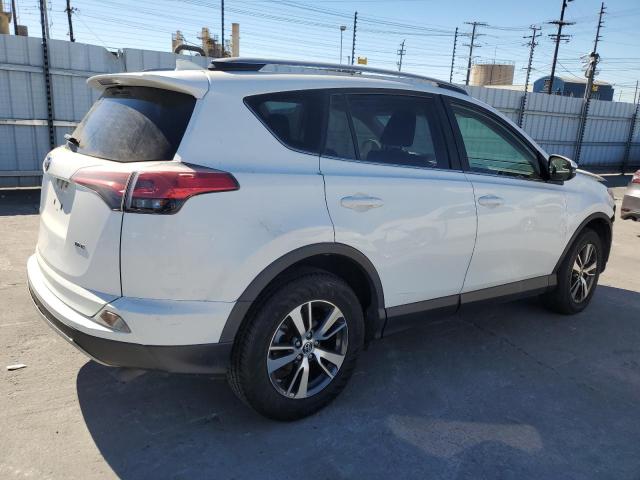 Паркетники TOYOTA RAV4 2017 Белы