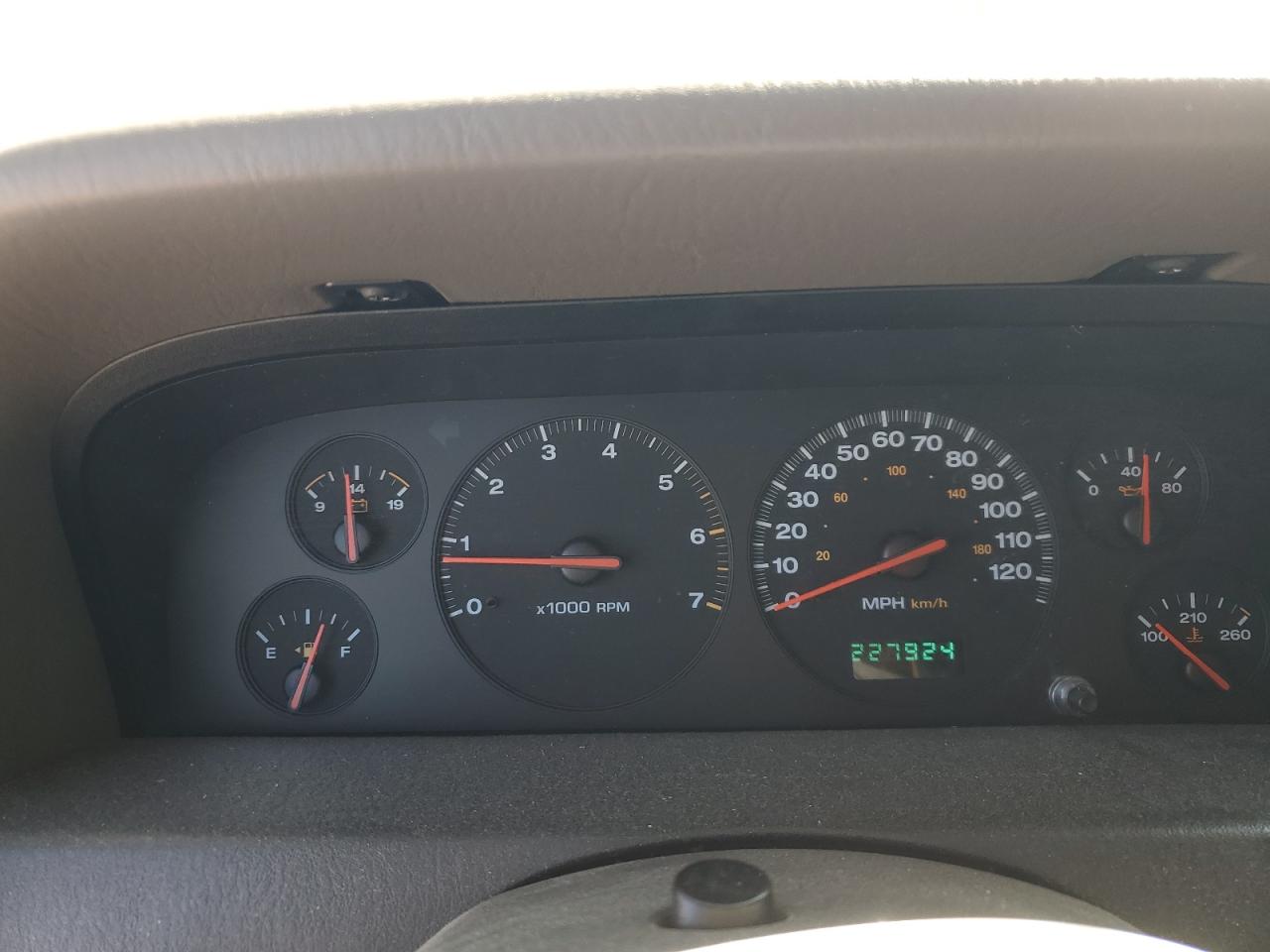 2000 Jeep Grand Cherokee Laredo VIN: 1J4GW48N6YC337619 Lot: 71611455