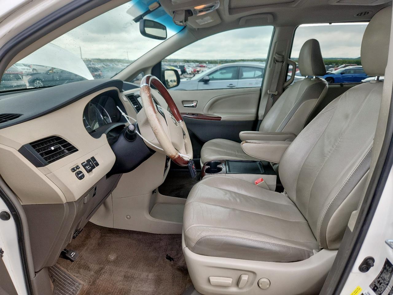 2012 Toyota Sienna Xle VIN: 5TDYK3DC7CS229506 Lot: 81596045