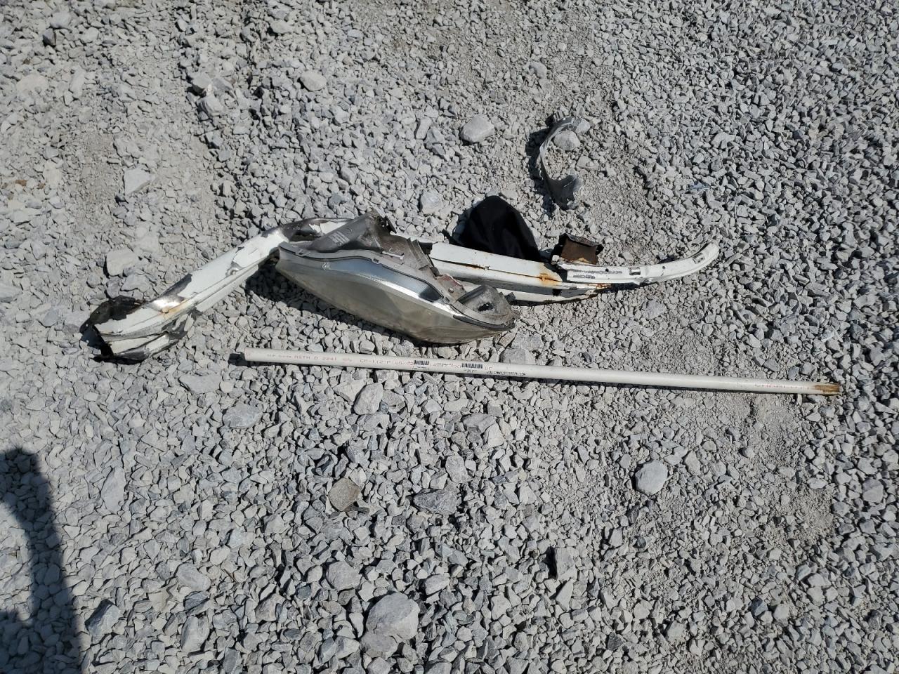 1998 Honda Civic Dx VIN: 1HGEJ6122WL050705 Lot: 81302345