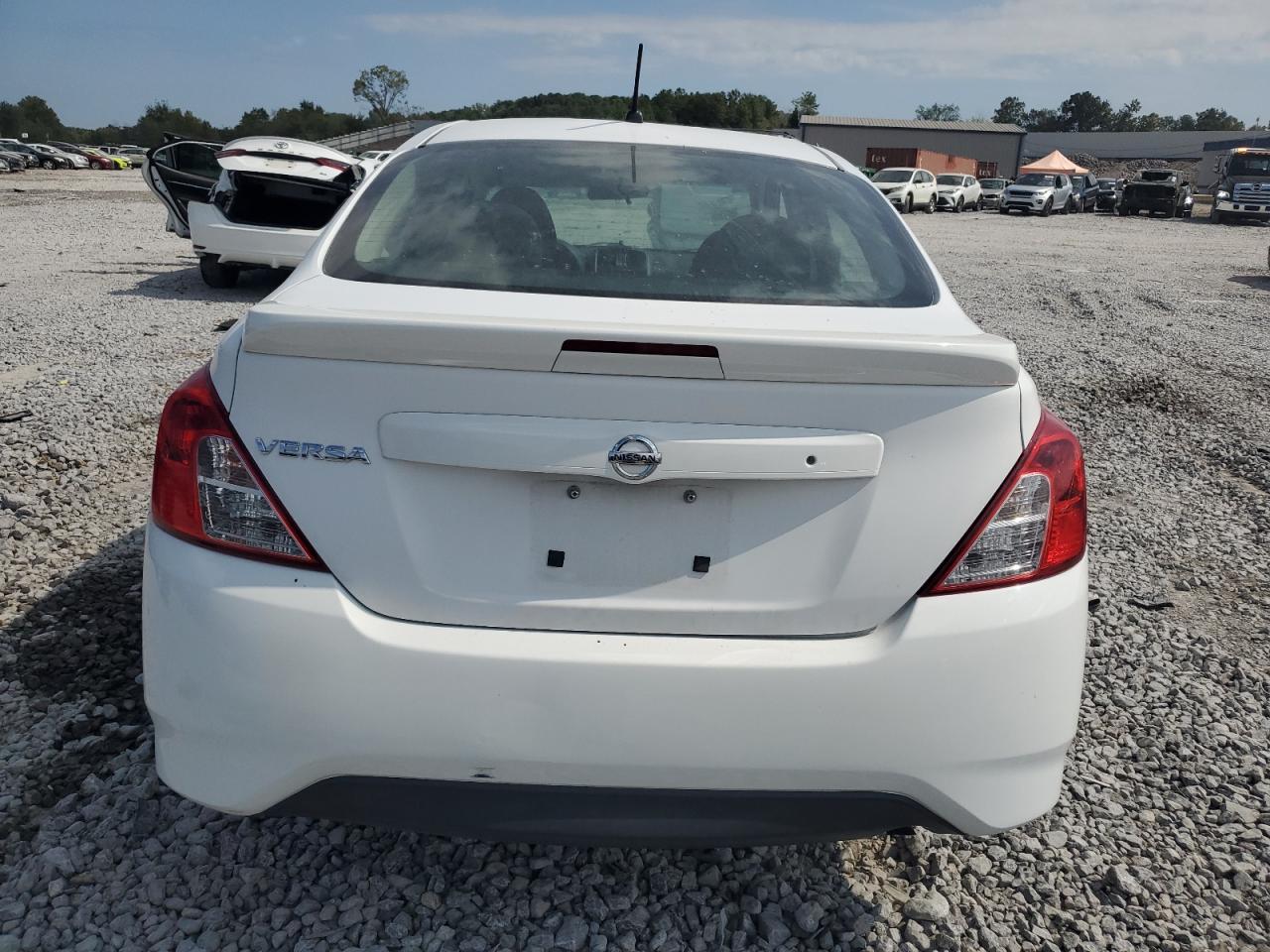 2018 Nissan Versa S VIN: 3N1CN7AP9JL816649 Lot: 72012965