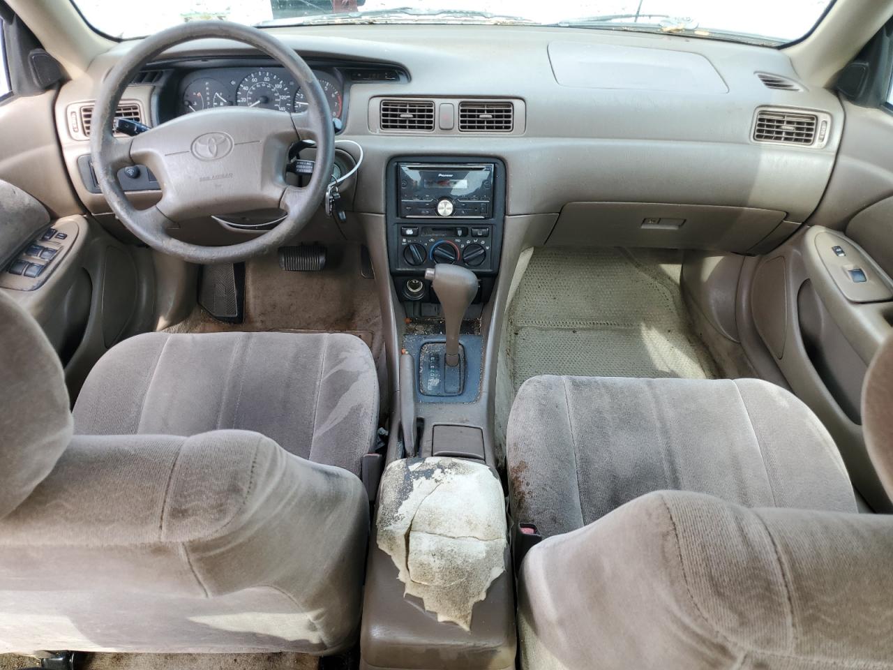 1999 Toyota Camry Le VIN: JT2BF28KXX0151925 Lot: 84264315