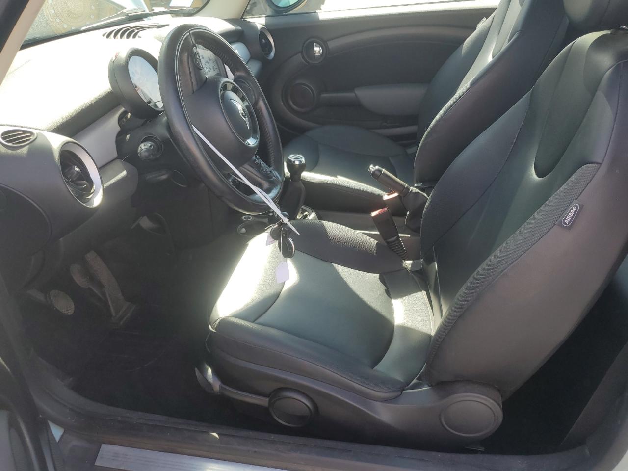 2011 Mini Cooper VIN: WMWSU3C53BT182474 Lot: 84286955