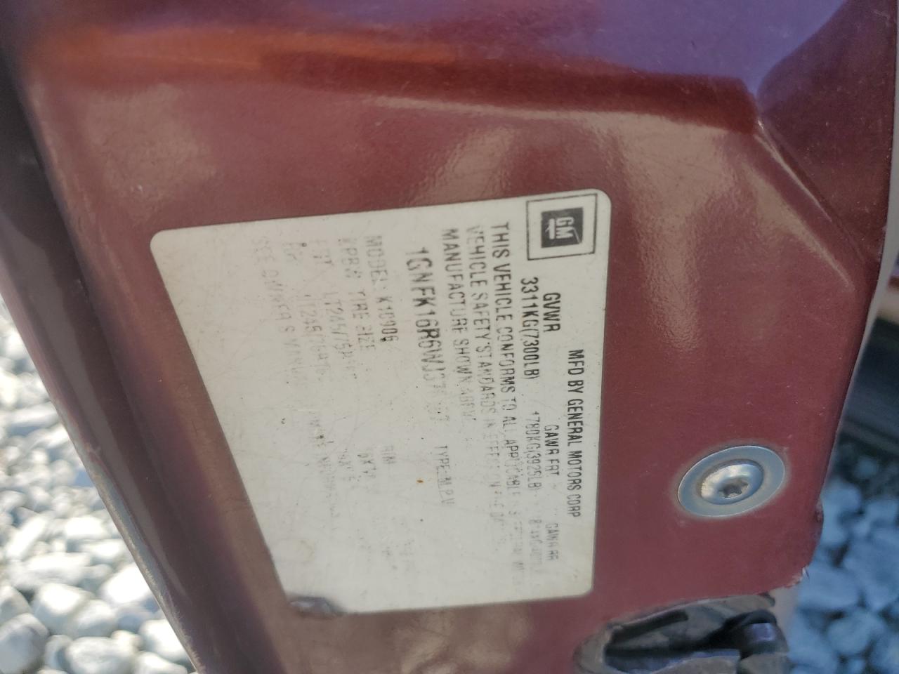 1998 Chevrolet Suburban K1500 VIN: 1GNFK16R6WJ370167 Lot: 81286735