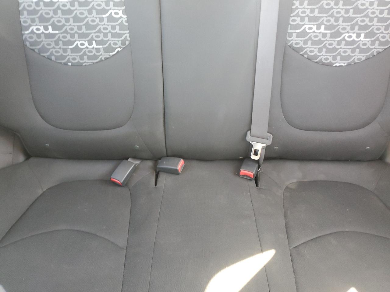 2011 Kia Soul + VIN: KNDJT2A27B7225548 Lot: 71474855