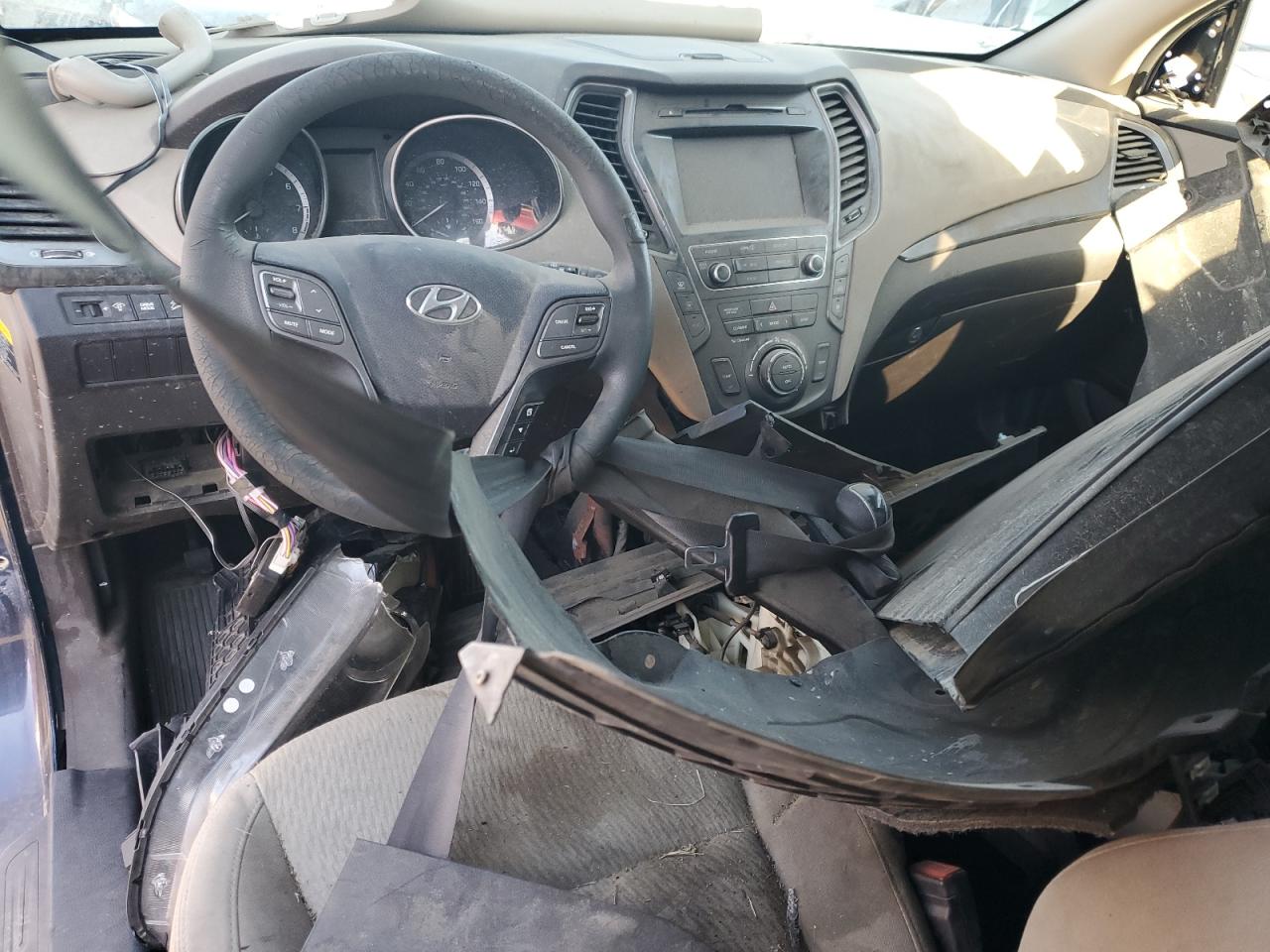 2017 Hyundai Santa Fe Se VIN: KM8SM4HF9HU195948 Lot: 83856405