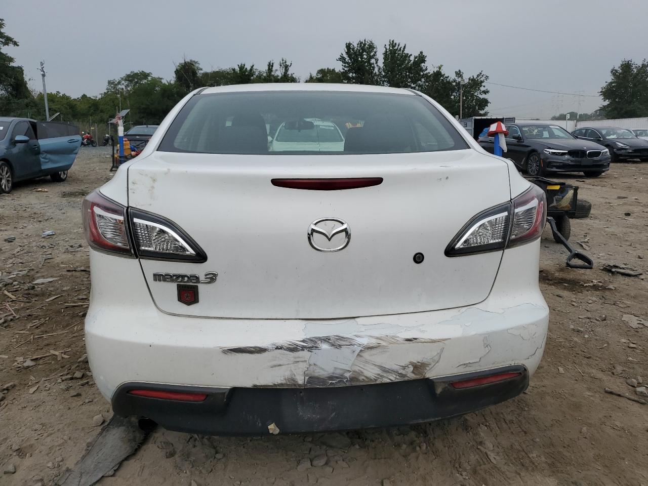 2011 Mazda 3 I VIN: JM1BL1UG6B1399863 Lot: 83816085