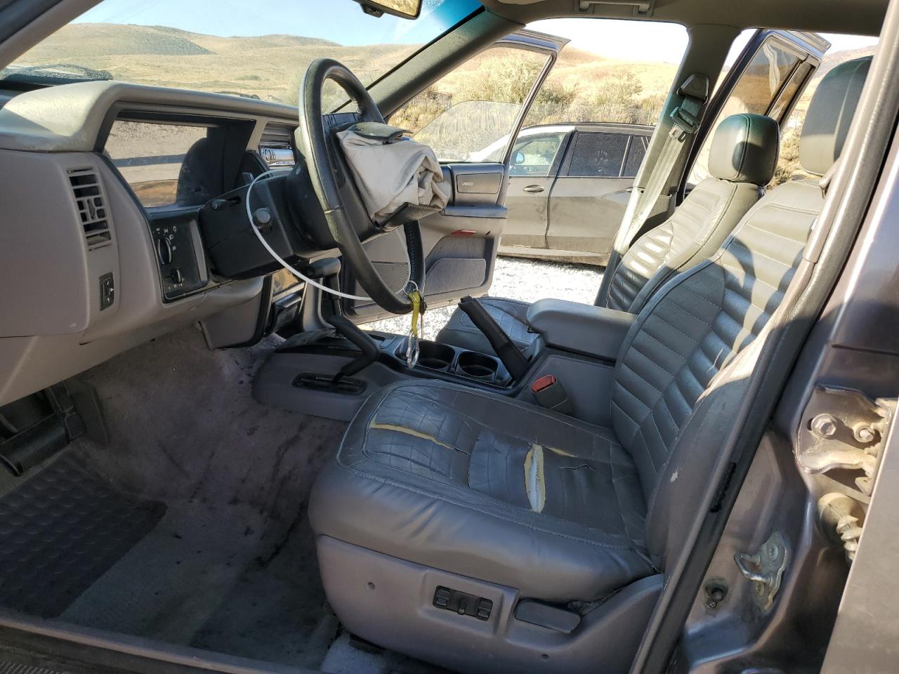 1994 Jeep Grand Cherokee Laredo VIN: 1J4GZ58Y6RC275647 Lot: 81818255