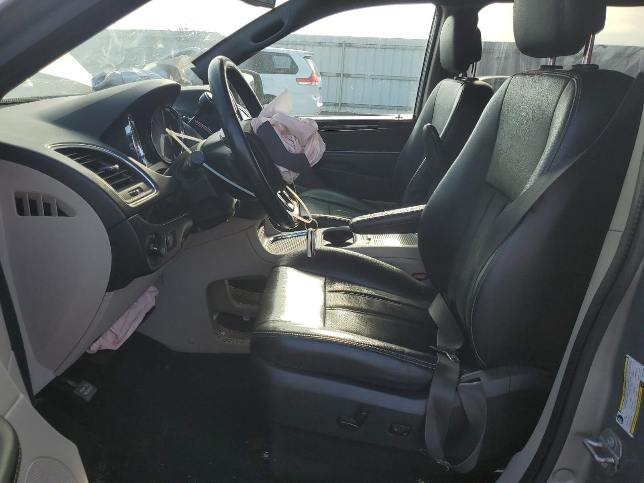 2018 Dodge Grand Caravan Sxt VIN: 2C4RDGCG6JR283590 Lot: 81123135