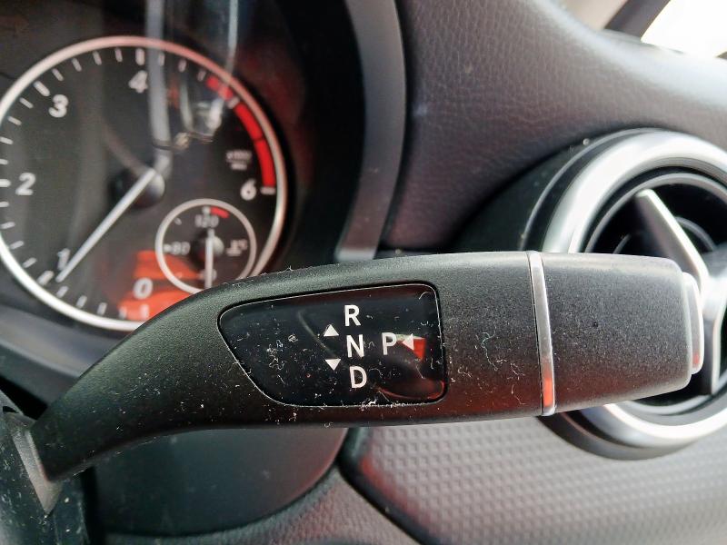 2015 MERCEDES-BENZ A180 BLUEEFFICIENCY SE CD 