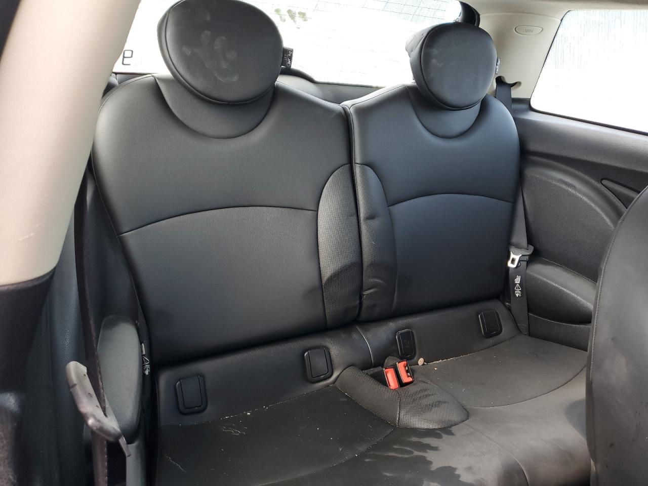 2011 Mini Cooper VIN: WMWSU3C5XBT098605 Lot: 71770385