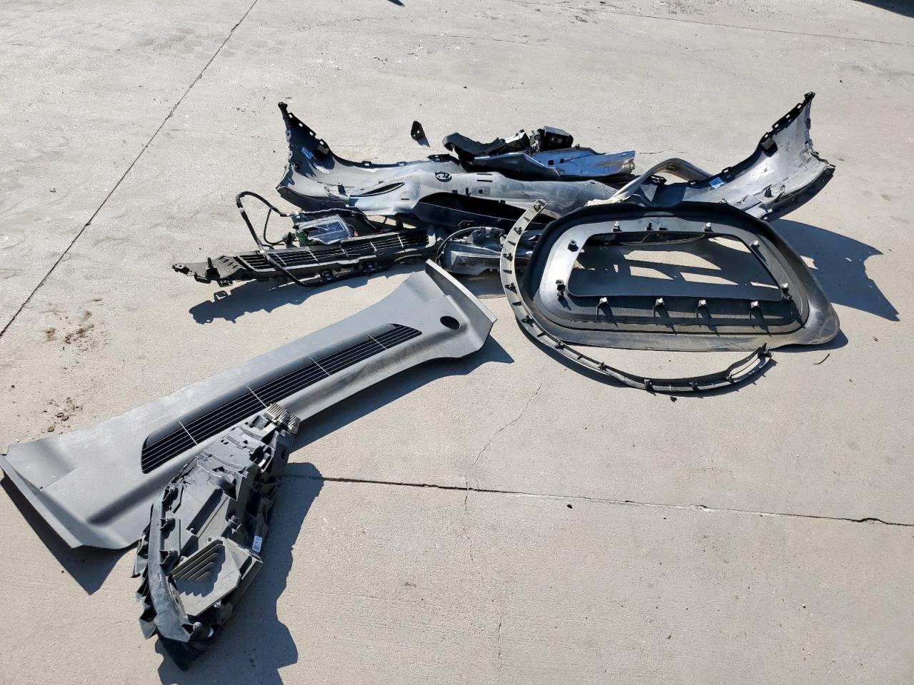 2022 Tesla Model Y VIN: 7SAYGAEE6NF400228 Lot: 80330995