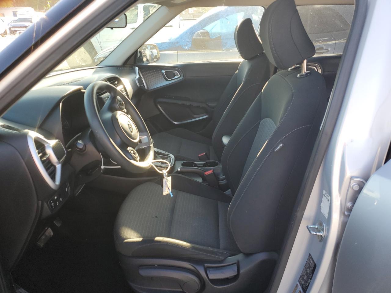 2020 Kia Soul Lx VIN: KNDJ23AU5L7717992 Lot: 83945645