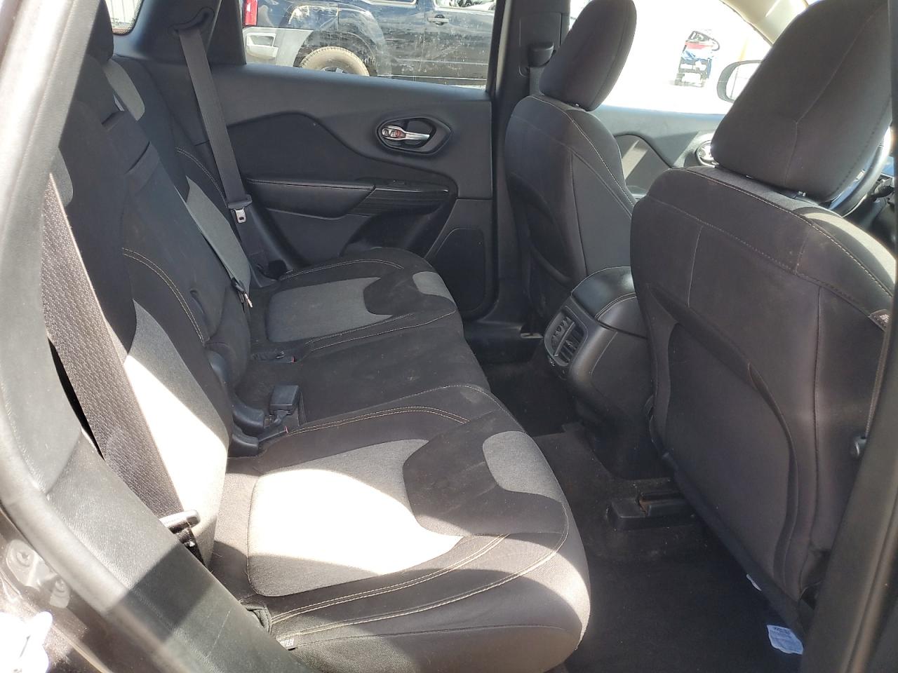 2014 Jeep Cherokee Latitude VIN: 1C4PJLCSXEW293033 Lot: 81433755