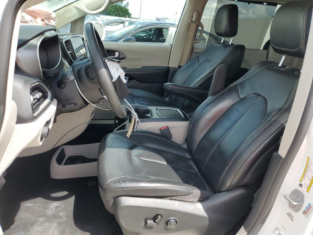 2022 Chrysler Pacifica Touring L VIN: 2C4RC1BG6NR169211 Lot: 81329345