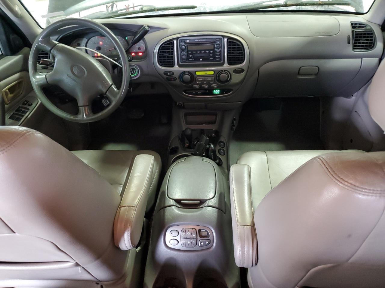 2001 Toyota Sequoia Limited VIN: 5TDBT48A31S035750 Lot: 81439365