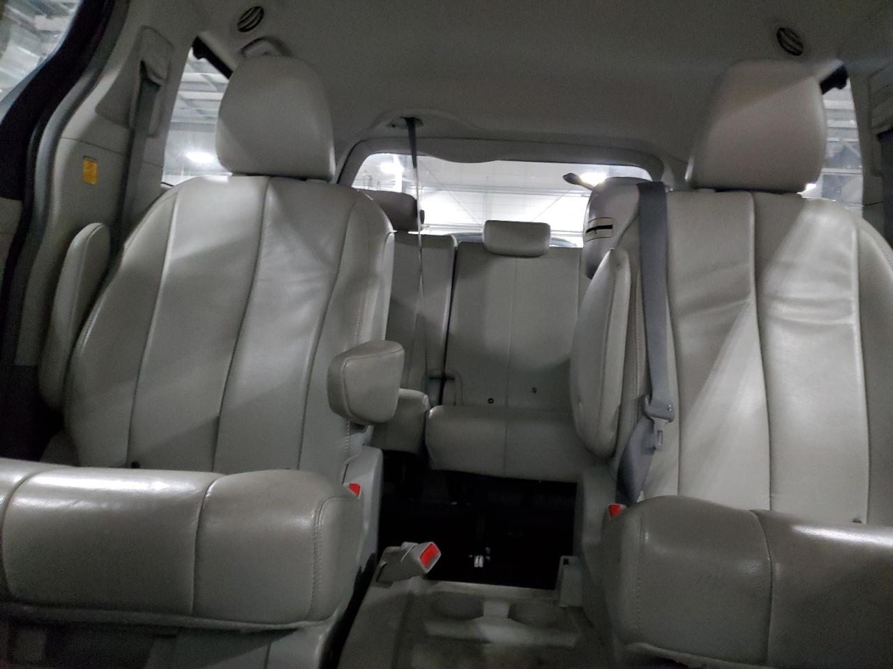 2013 Toyota Sienna Xle VIN: 5TDYK3DCXDS301834 Lot: 83844755