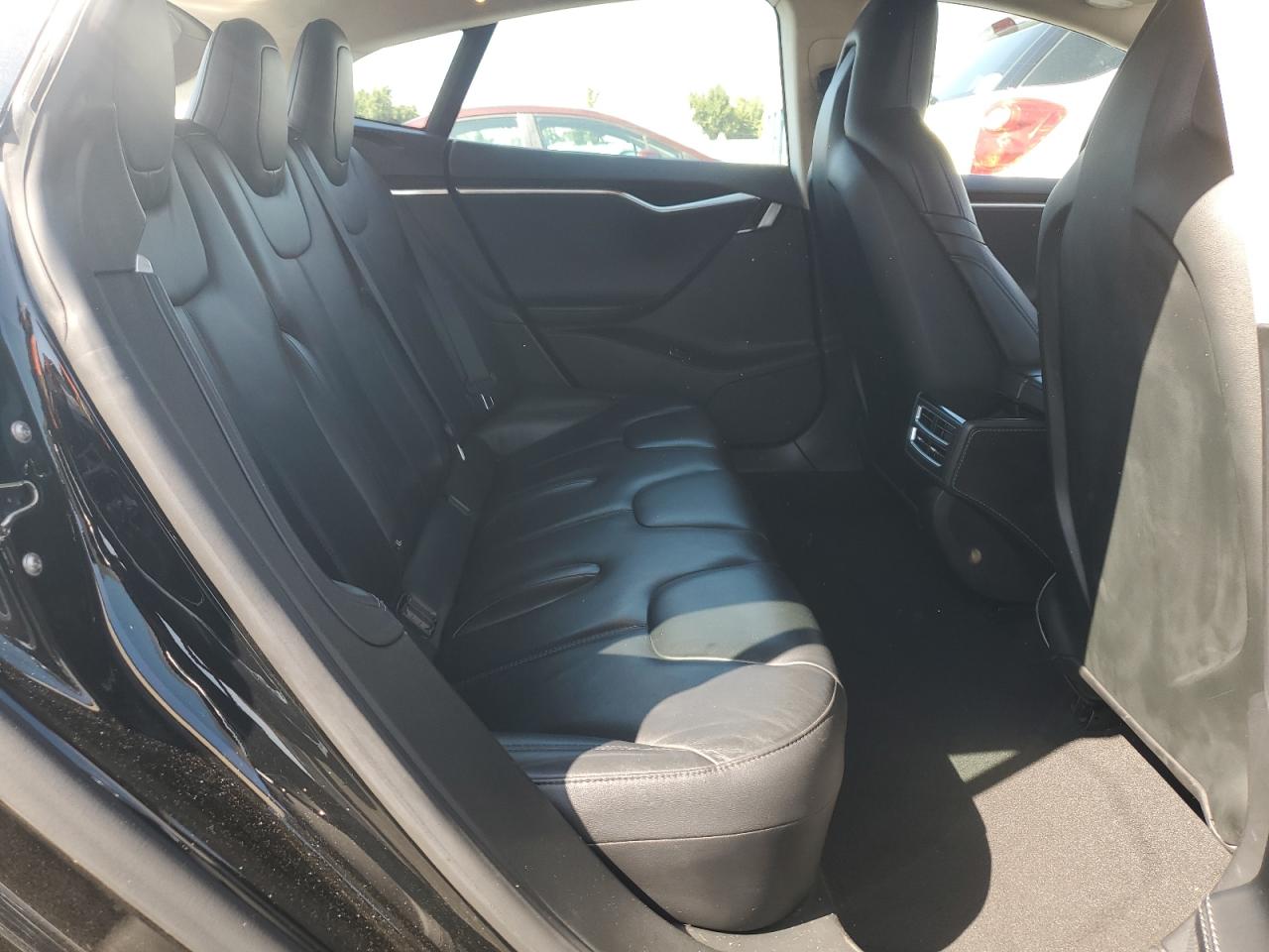 2016 Tesla Model S VIN: 5YJSA1E26GF130270 Lot: 81889865