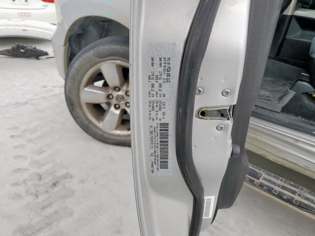 2017 Ram 1500 Slt VIN: 1C6RR7LT9HS553720 Lot: 81885395