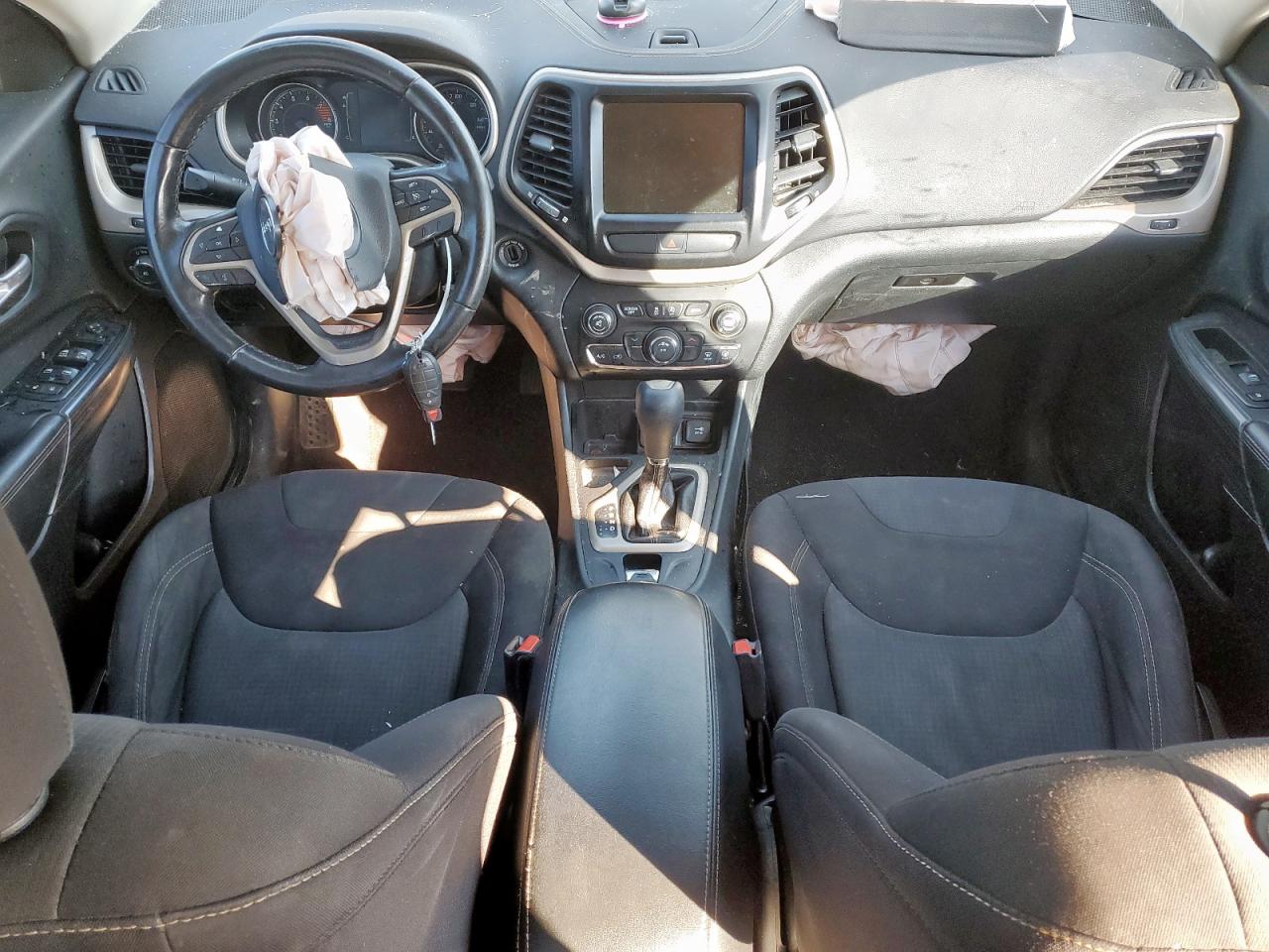 2016 Jeep Cherokee Latitude VIN: 1C4PJLCSXGW222210 Lot: 80284085