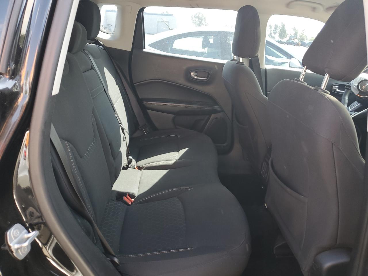 2019 Jeep Compass Sport VIN: 3C4NJCAB8KT727297 Lot: 92132485