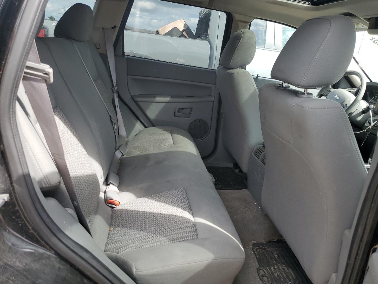 2007 Jeep Grand Cherokee Laredo VIN: 1J8GR48K47C649318 Lot: 71341935