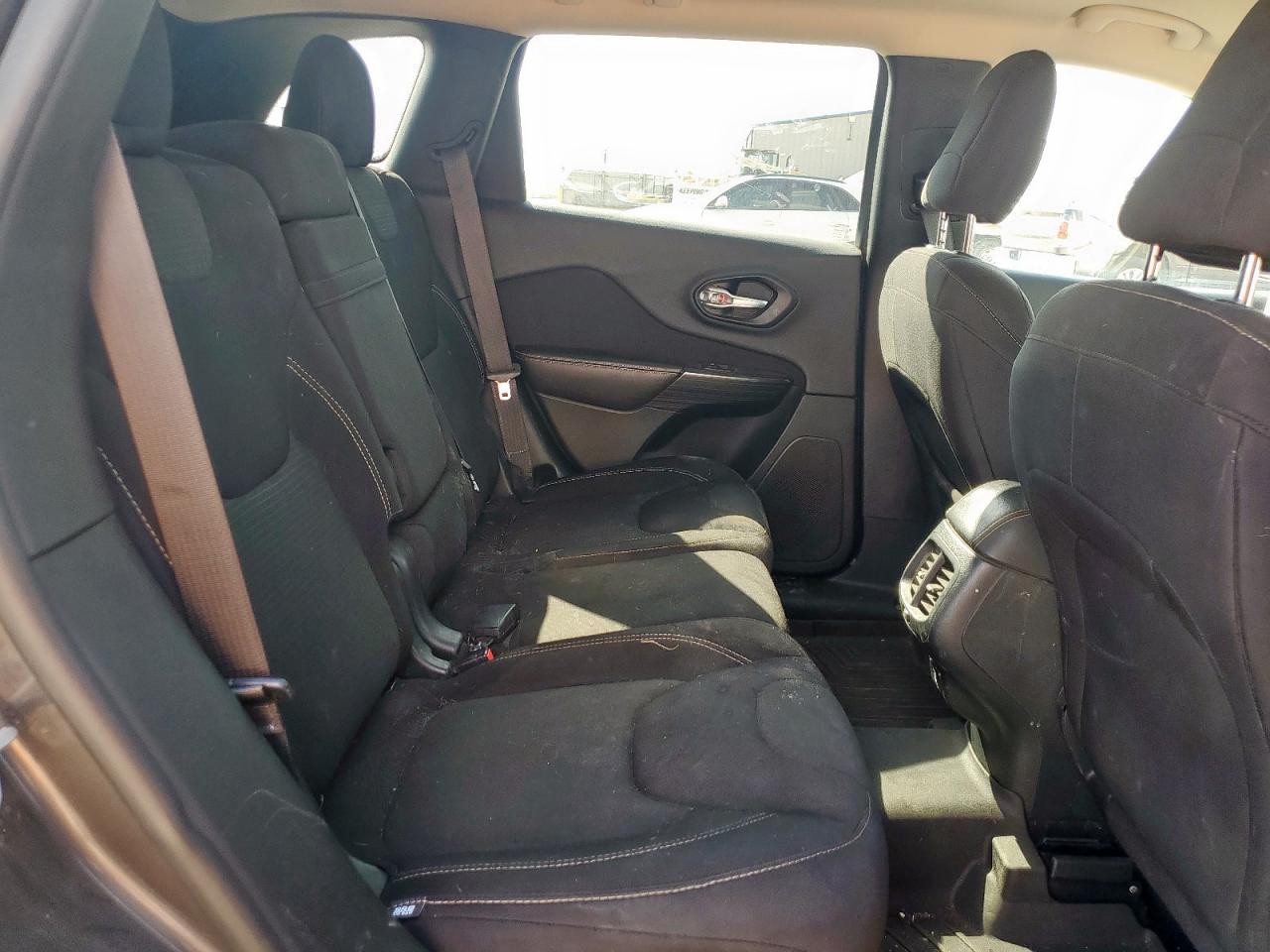 2016 Jeep Cherokee Latitude VIN: 1C4PJMCS6GW278554 Lot: 80801885