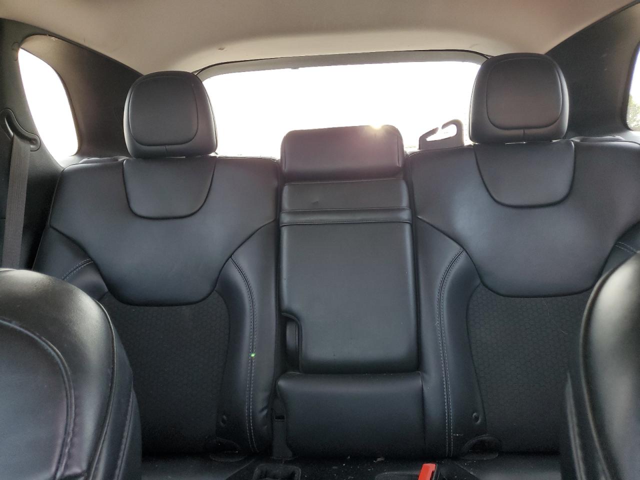 2019 Jeep Cherokee Latitude Plus VIN: 1C4PJMLB6KD394650 Lot: 81335595