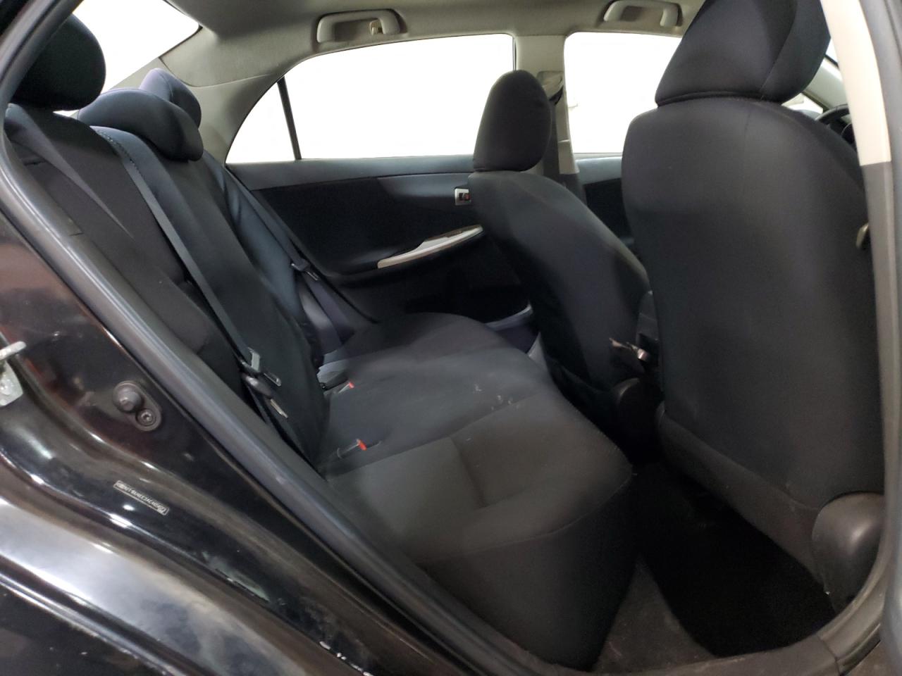 2010 Toyota Corolla Base VIN: 2T1BU4EE2AC465623 Lot: 81949745